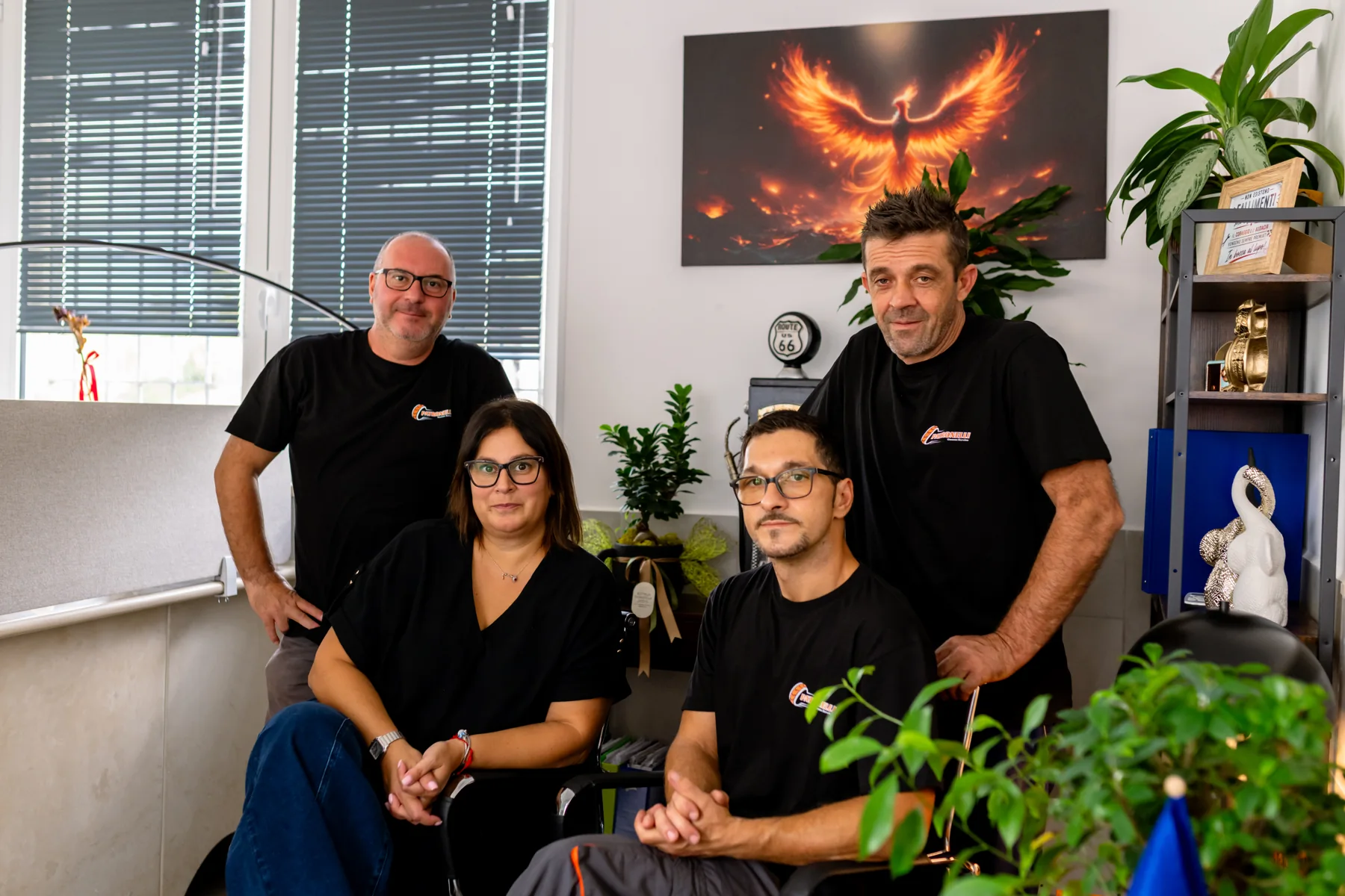 Il team Patronelli Gomme Service riunito nella nuova sede